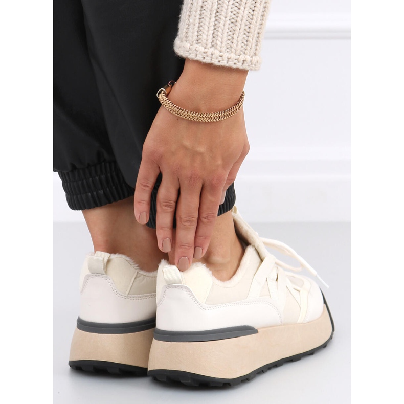 Chaussures de sport isolées Homia Beige 2 Chaussures de sport isolées Homia Beige 2