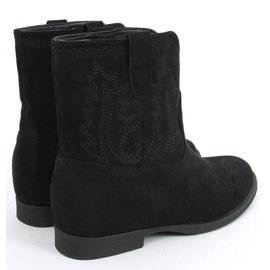 Bottes sur un coin Astrid Black caché le noir 2