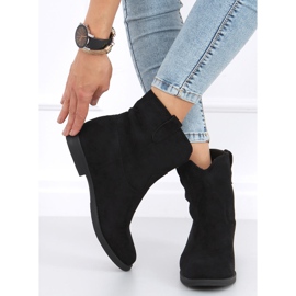 Bottes sur un coin Astrid Black caché le noir 4