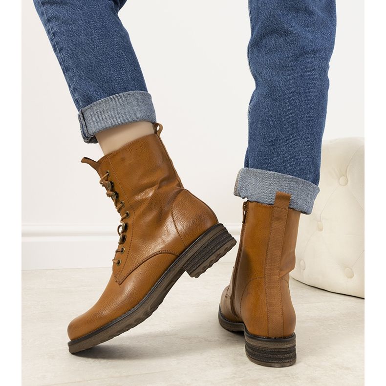 Bottes de chameau isolées Muro brun 1