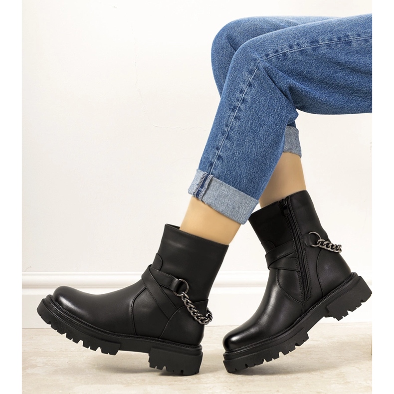 Bottes isolées noires avec chaîne Porta le noir 1