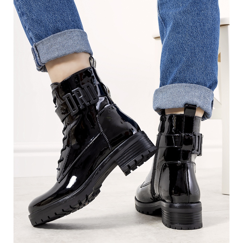 Bottines isolées Puga vernies noires 1