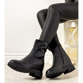 Bottes noires pour femmes sur le talon compensé New Goldies le noir 1 Bottes noires pour femmes sur le talon compensé New Goldies le noir 1