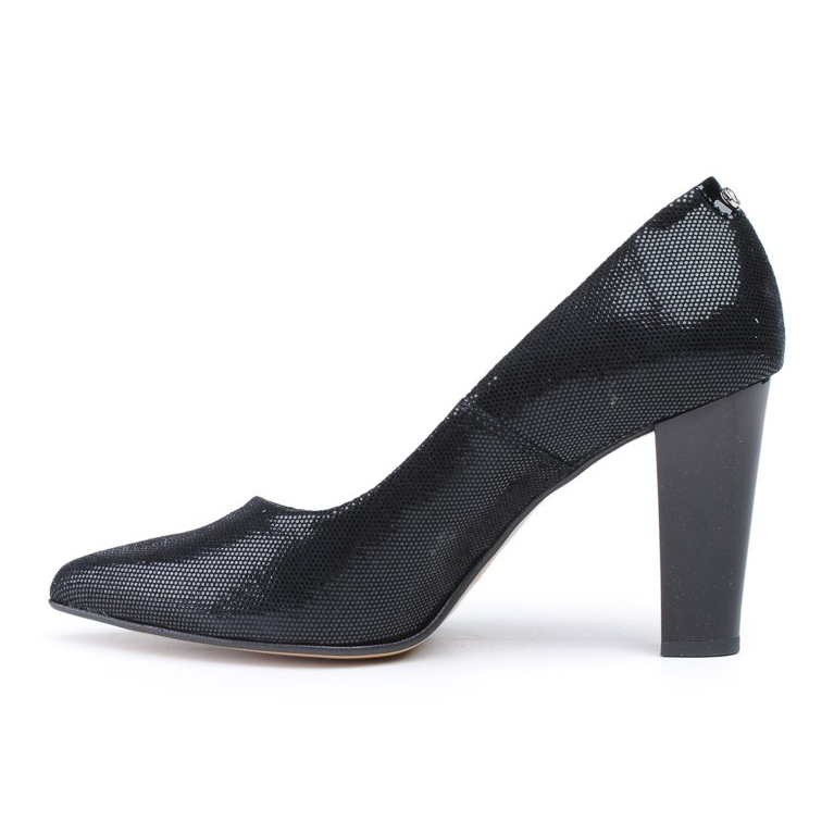 Marco Shoes Escarpins noirs en peau de chamois polie 1
