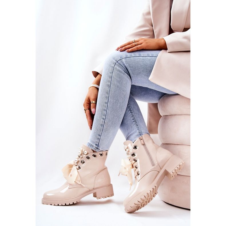 PL4 Ouvriers Chauds Laqués Avec Des Perles Beiges 1