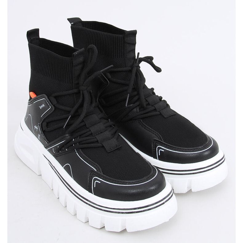 Chaussures de sport chaussettes noires Malin le noir 2