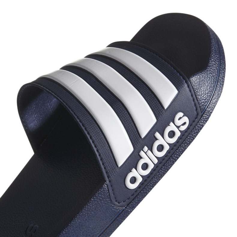 Chaussons Adidas Adilette Shower AQ1703 blanche bleu marin 2