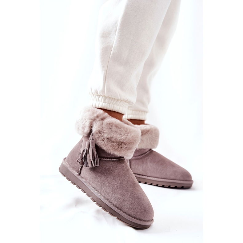 Femme de neige pour femmes isolées de franges grises 3