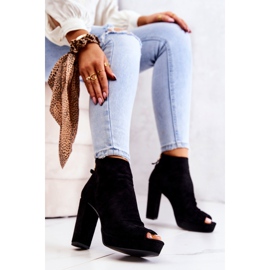 WS1 Bottes noires sur une barre à bouts ouverts Black Adore 2