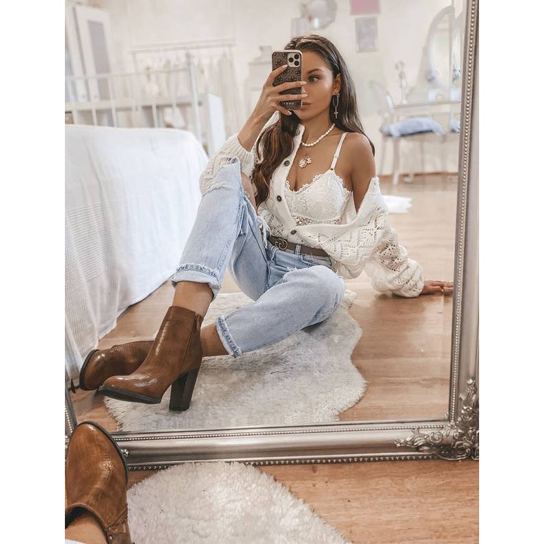 Bottines marron sur le post Zahara brun 1