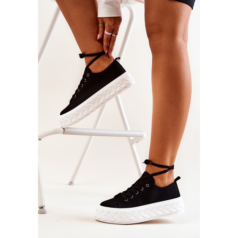 PS1 Baskets Sur Une Plateforme Suzane Massive Noire Et Blanche 2