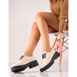 Chaussures beiges sur la plateforme La.Fi 1