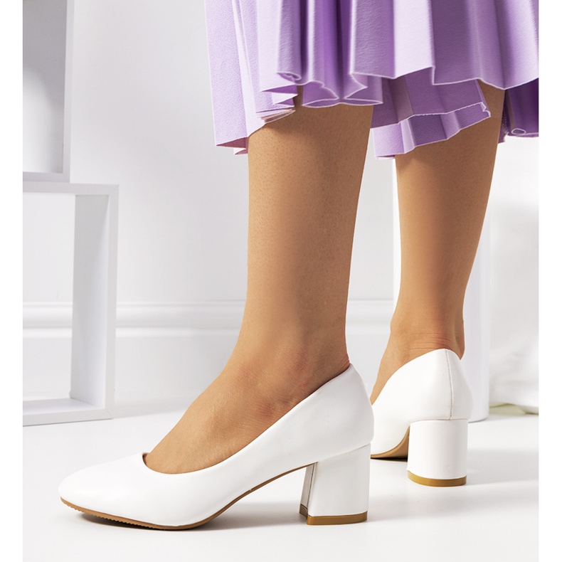 Escarpins blancs pour femme de chez Marot blanche écru 1 Escarpins blancs pour femme de chez Marot blanche écru 1