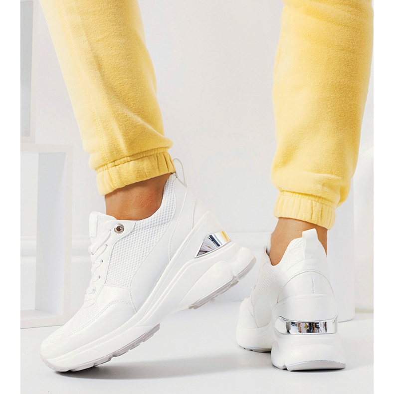 Baskets compensées Cleveland blanches 1