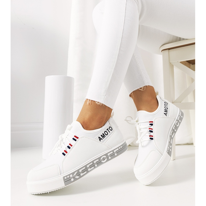 Baskets femme blanches Burges 1 Baskets femme blanches Burges 1