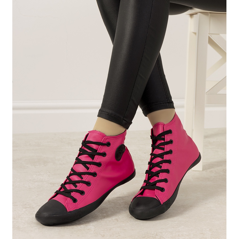 Baskets Shape of You noir rouge rose 1