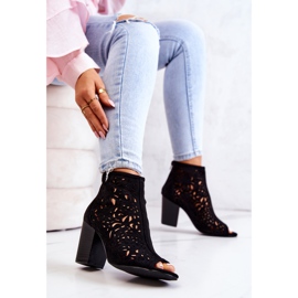 FB1 Bottes Noires Ajourées Sur Un Poteau Bretagne le noir 4