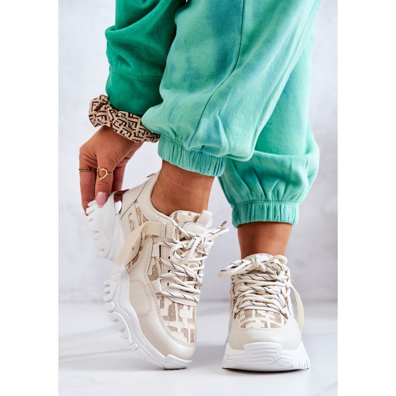 Baskets Sur Une Semelle Massive Beige Votre Style 2