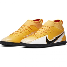 Nike Mercurial Superfly 7 Club Ic Jr AT8153 801 chaussures de football jaune oranges et rouges 1