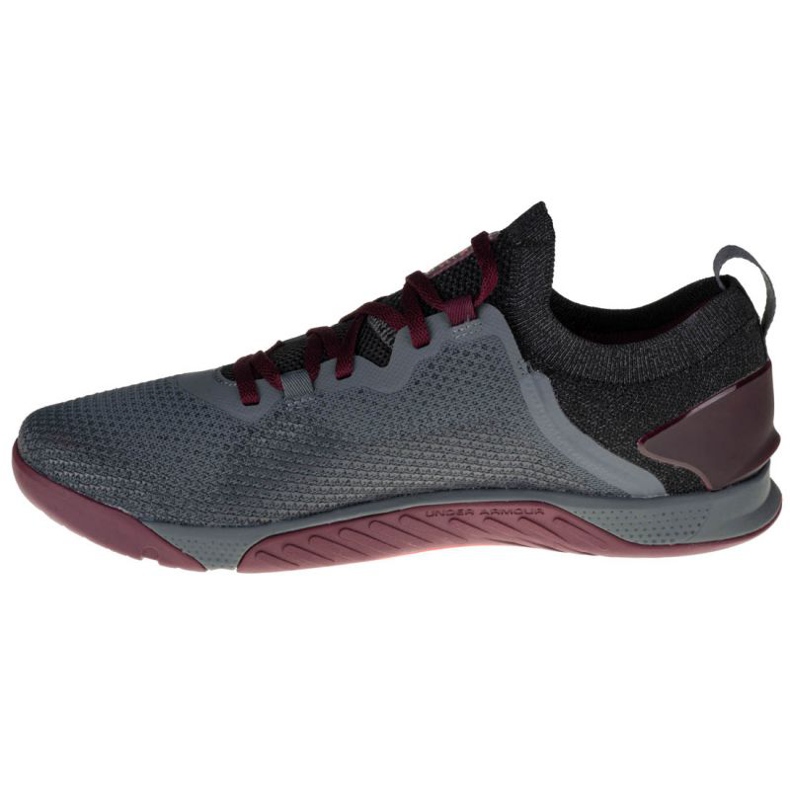 Under Armour TriBase Règne 3 M 3023698-101 le noir 1 Under Armour TriBase Règne 3 M 3023698-101 le noir 1