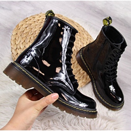 Bottines en cuir laqué Filippo W PAW78 isolées le noir 1