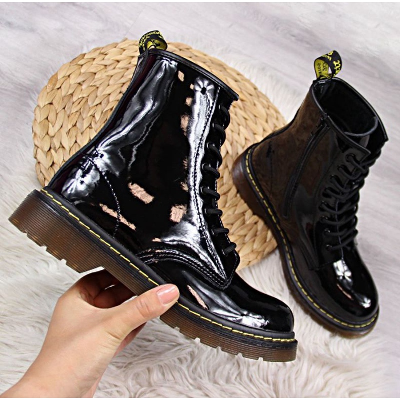 Bottines en cuir laqué Filippo W PAW78 isolées noir 1