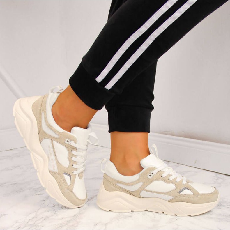 Baskets sur la plateforme Big Star W GG274657 blanc blanche 2