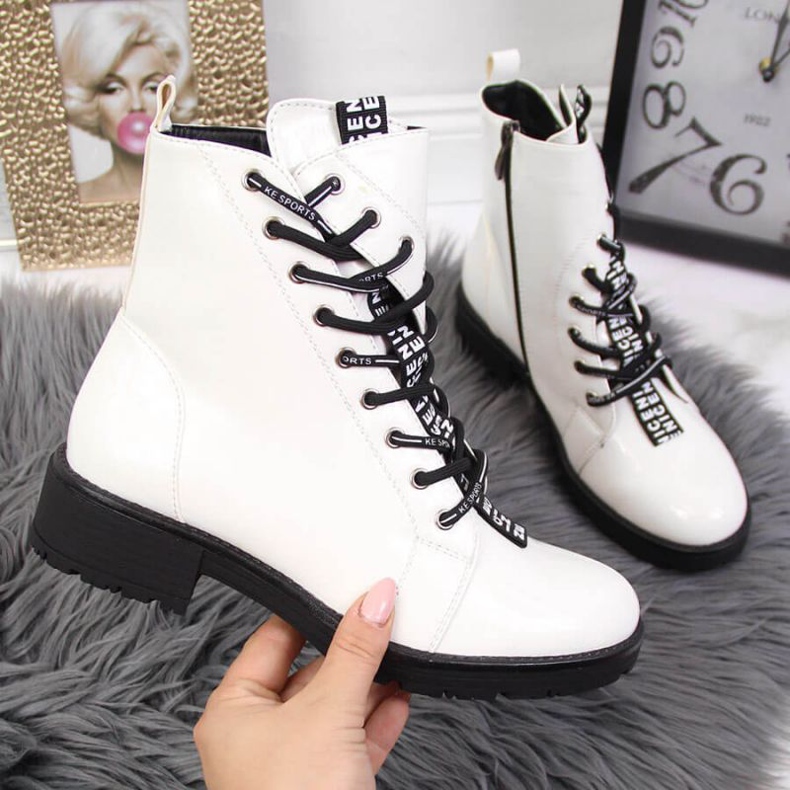 Bottines asymétriques laquées blanches Vinceza W JAN32B 1