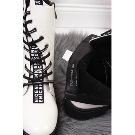 Bottines asymétriques laquées blanches Vinceza W JAN32B 4