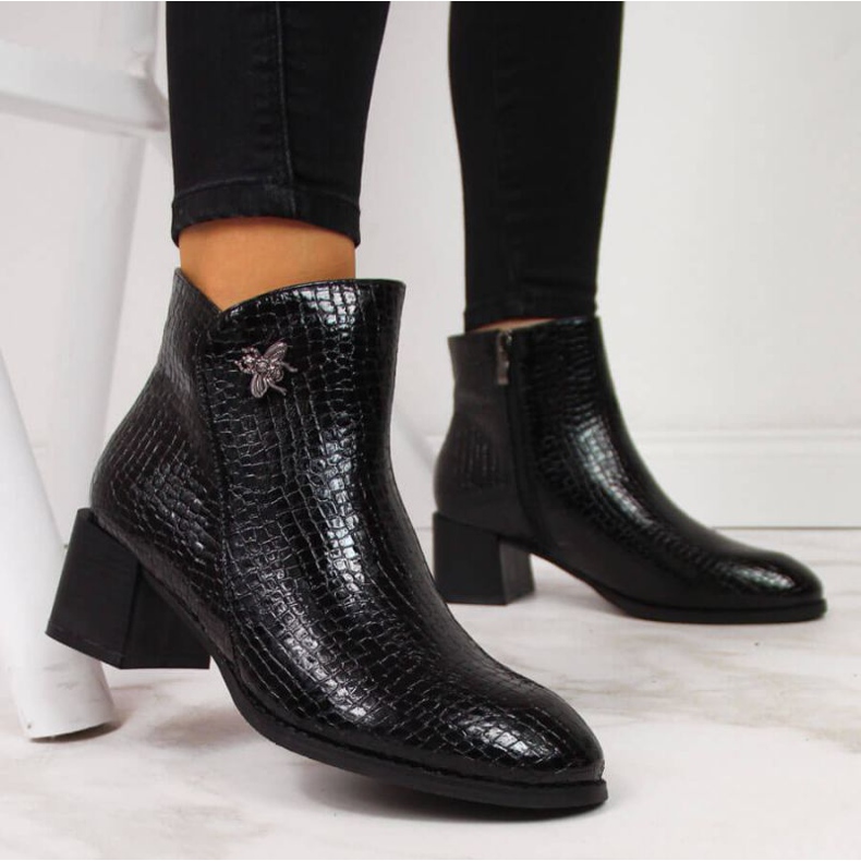 Bottes noires avec une mouche en peau de serpent Filippo W PAW287 2