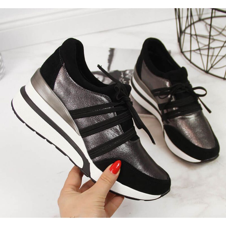 Chaussures en cuir sur un coin T.Sokolski W SCA139 argent le noir 1