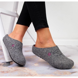 Chaussons avec broderie Panto Fino W INT1632 gris 1
