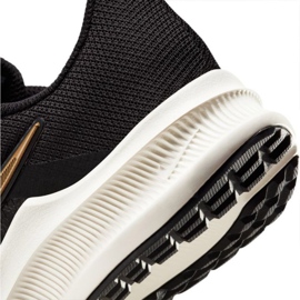Nike Downshifter 11 W chaussures de course CW3413 002 le noir 5