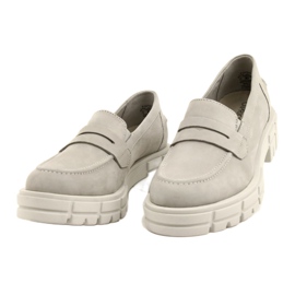 Mocassins en cuir féminin Caprice 24755-28 217 Gray gris 5