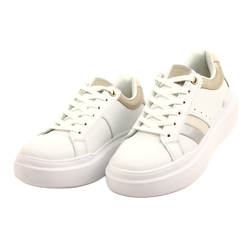 American Club Baskets sportives féminines sur une semelle blanche épaisse 2 American Club Baskets sportives féminines sur une semelle blanche épaisse 2