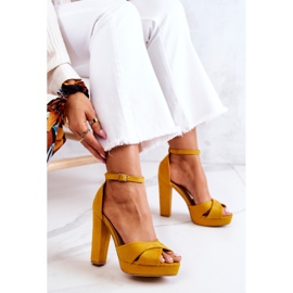 FM1 Sandales Daim On A Post Jaune Lanelle 1