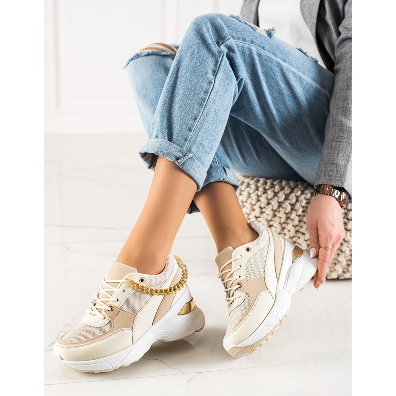Ideal Shoes Baskets Avec Chaîne beige 1