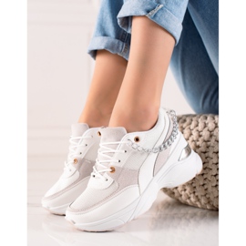 Ideal Shoes Baskets Avec Chaîne blanche 1