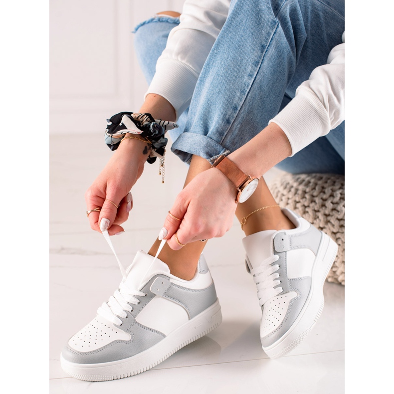 TRENDI Chaussures de sport en cuir écologique blanc gris 1