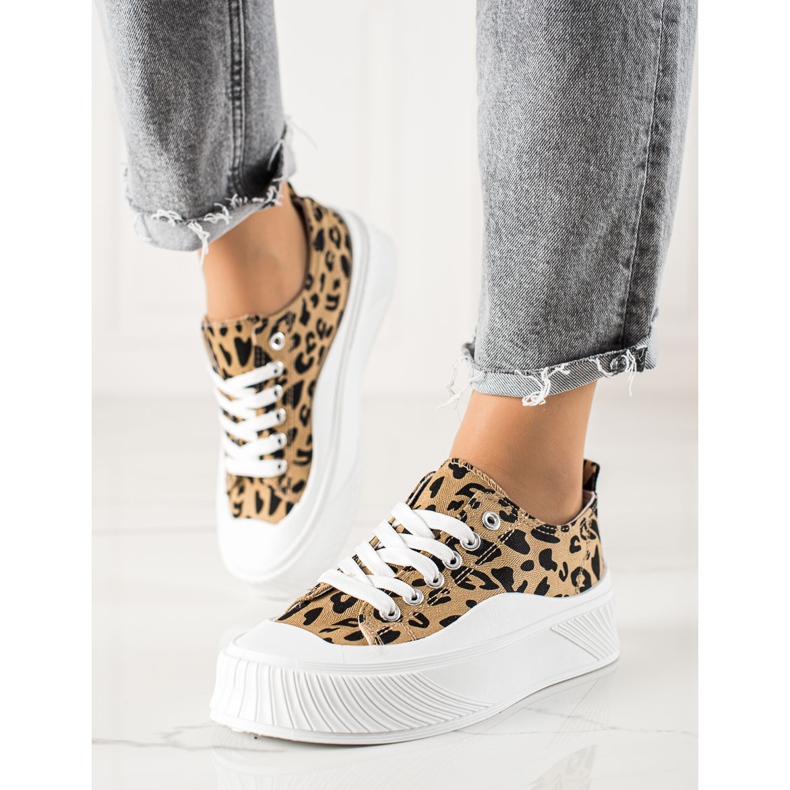 Seastar Baskets à la mode sur une large plateforme beige le noir 1