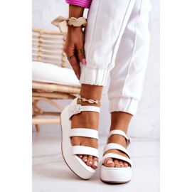 FS1 Sandales En Cuir Sur Une Gracieuse Boucle Blanche 1
