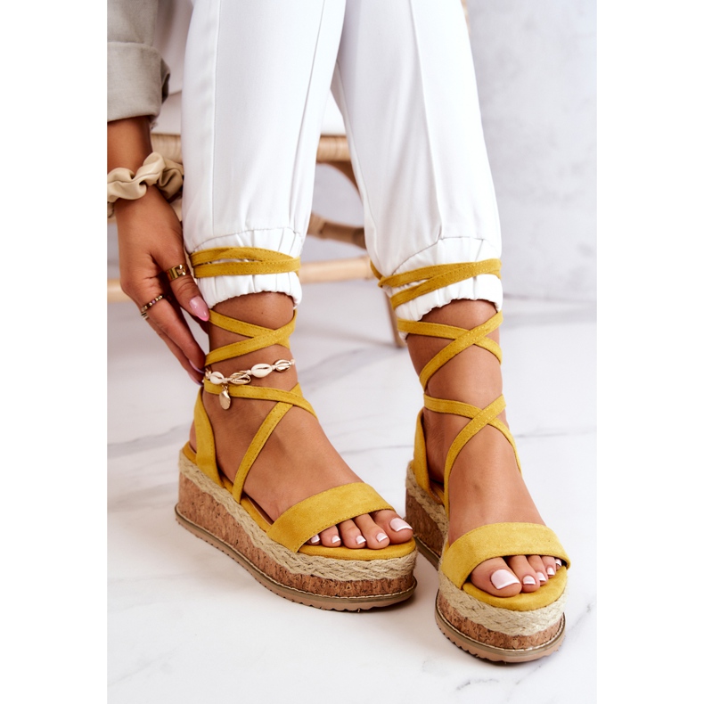 FB2 Espadrilles En Daim Sur Sandales Compensées Shanna Jaune 1