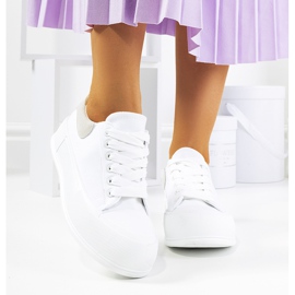 Baskets blanches sur la plateforme Venancia 1 Baskets blanches sur la plateforme Venancia 1