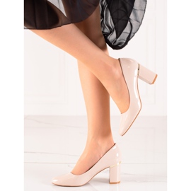 Goodin Escarpins classiques laqués beige 1