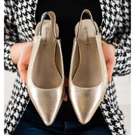 Goodin Escarpins à talon découvert doré 1