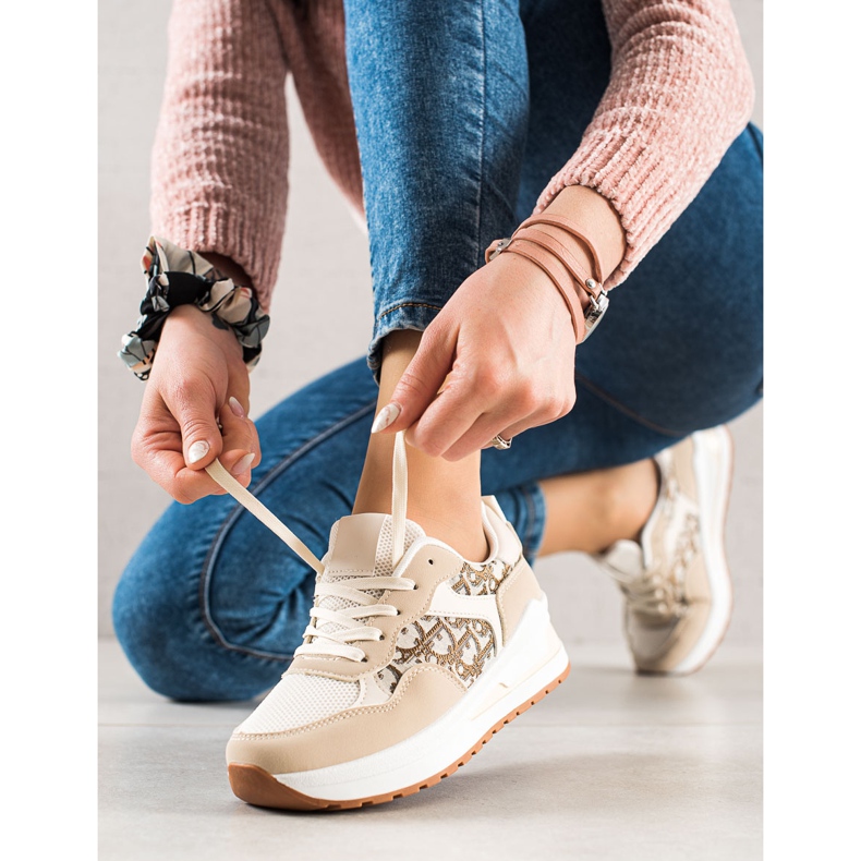 TRENDI Baskets attachées sur la plate-forme beige 1