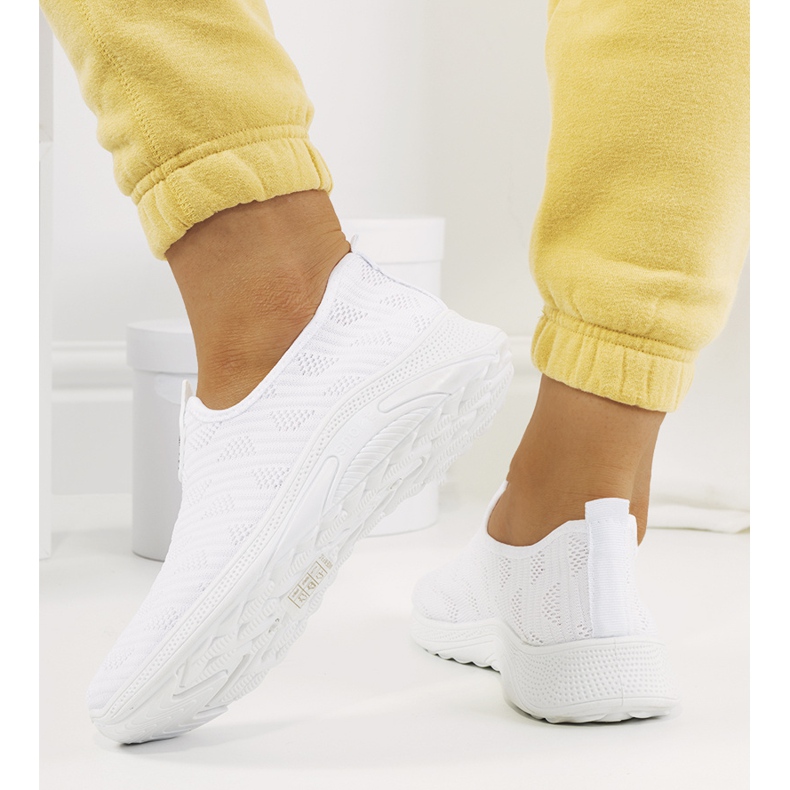 Les baskets blanches d'Abby 1