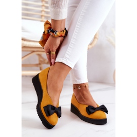 Ballerines en suède sur la plateforme Maciejka 05062-07 Jaune le noir 2