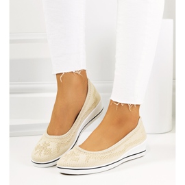 Ballerines beiges sur le coin Connor 2