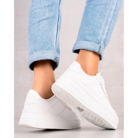 TRENDI Baskets à la mode sur une large plateforme blanche 2